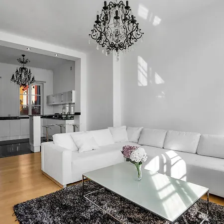 Warsaw Castle Apartments - Prime Location, Historic City Center, Castle View, Fast Internet - By Rentujemy Zewnętrze zdjęcie
